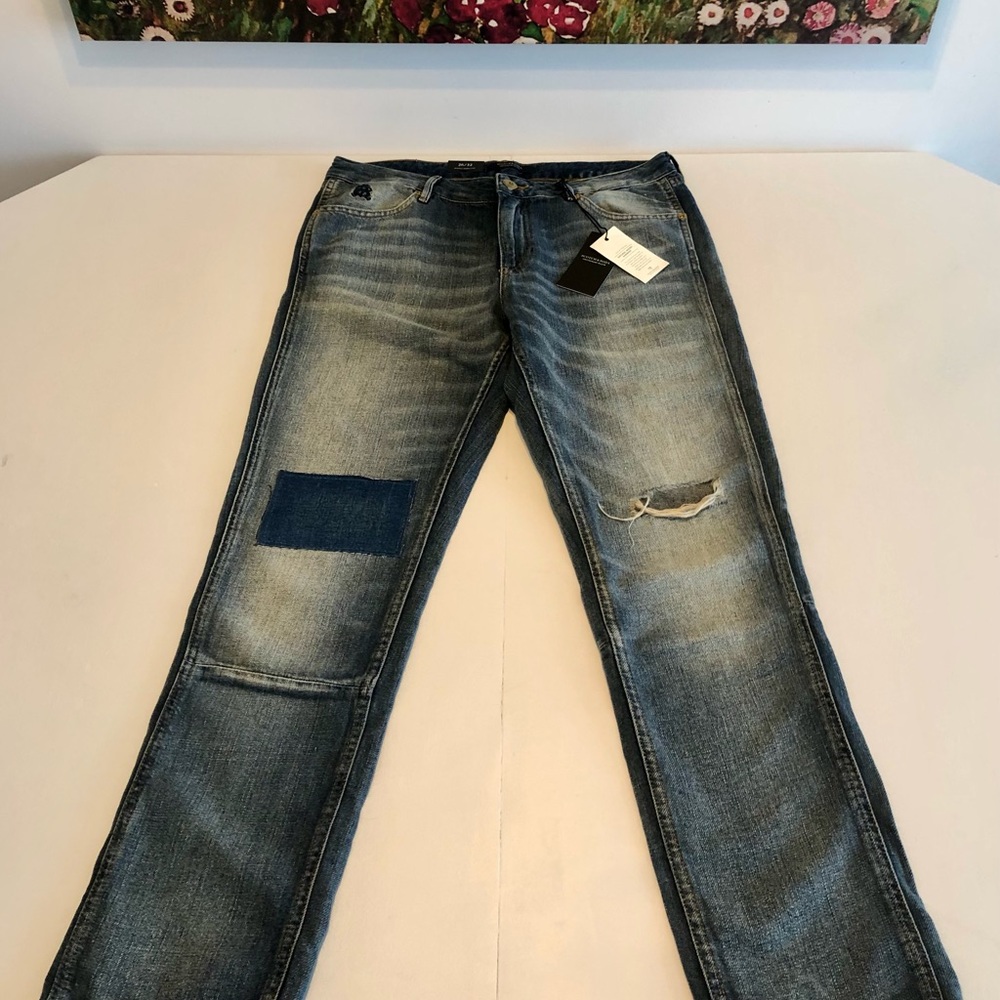 Patchwork slim jeans.